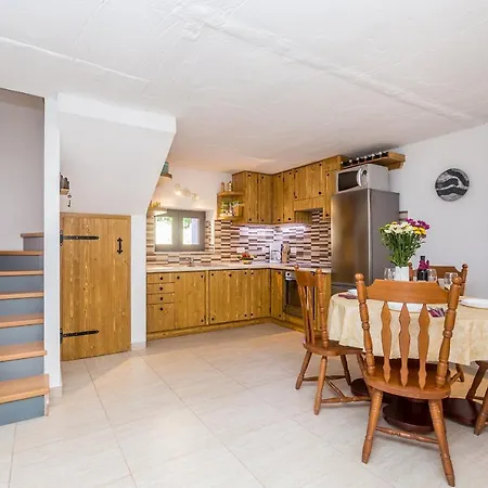 Vakantiehuis Risika Vacation House *